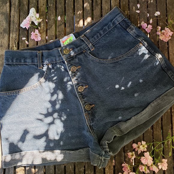 Vintage High waisted shorts - Picture 1 of 8